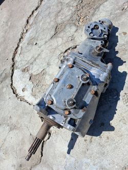 1960s CHEVY CORVETTE 4 SPEED MANUAL TRANS!!550$