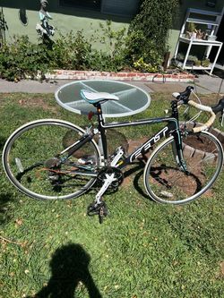 Felt Carbon Fiber road bike racing bicycle