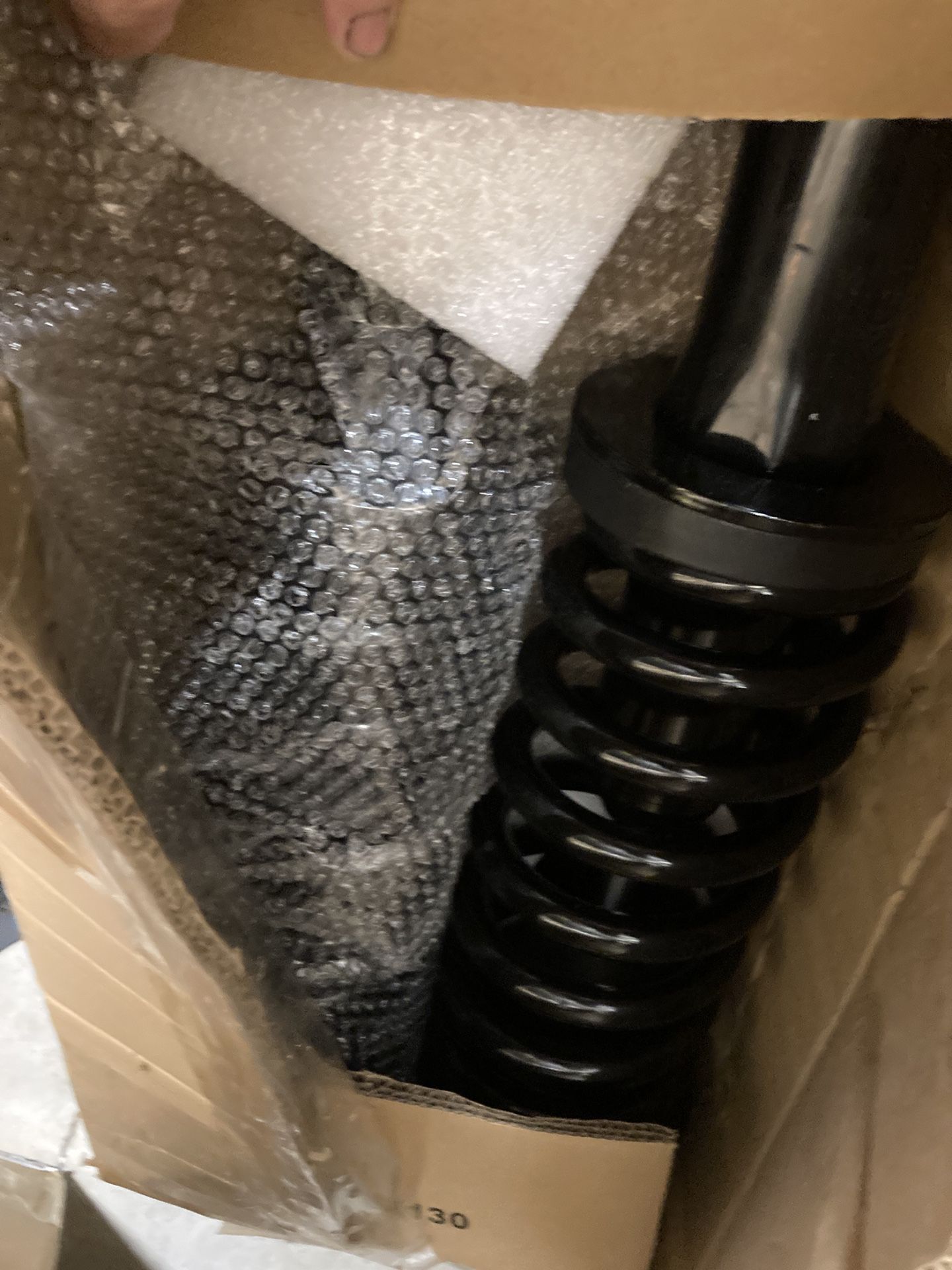 New Set Of Struts Chevy Colorado 2004-2011
