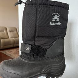 Kids Snow Boots Size 4