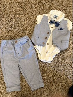 Baby tux 3-6 months