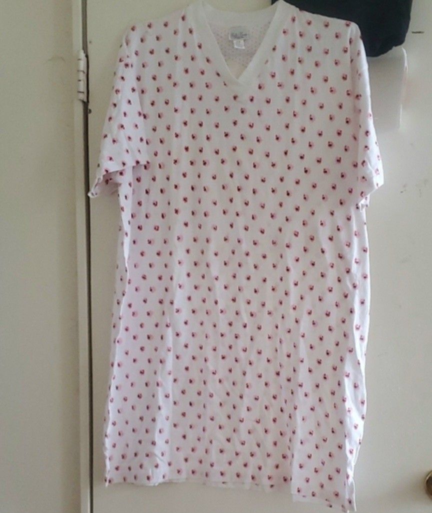 Belle Poiree White Top with Pink Floral Design