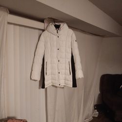 Mcm bomber coat for Sale in Glen Burnie, MD - OfferUp