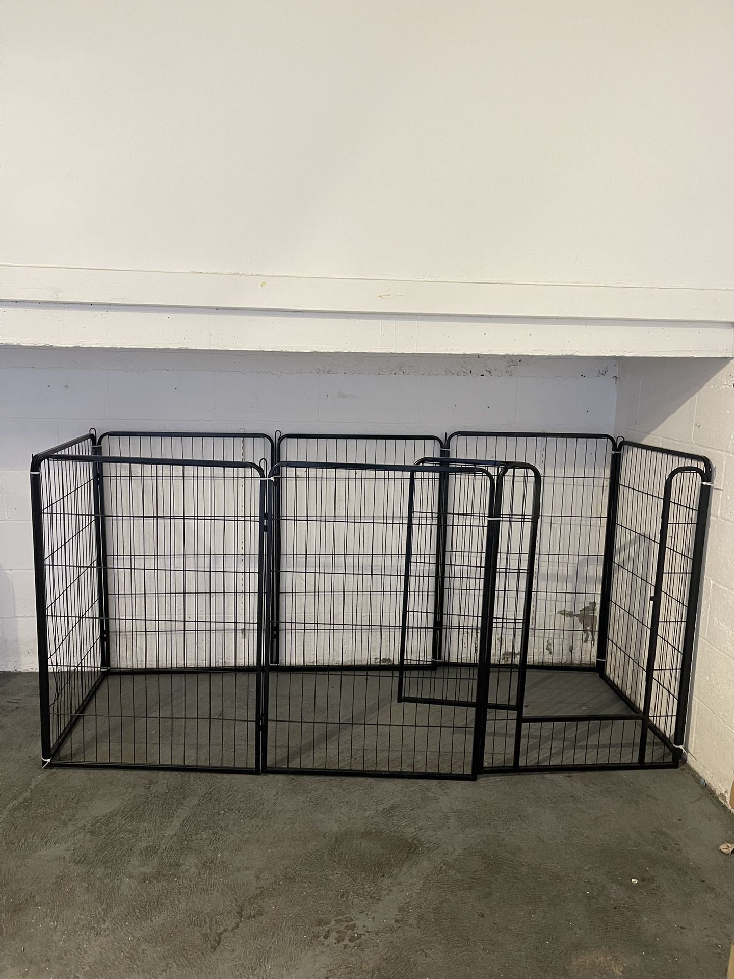 8 Panel W/Door Crate