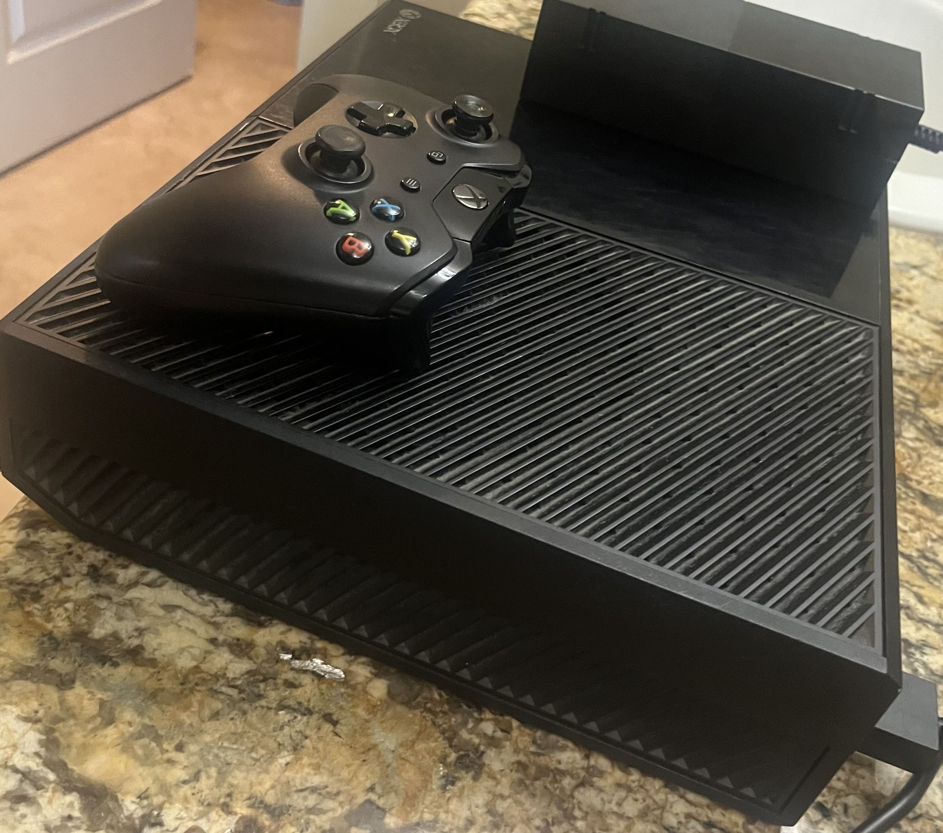 Xbox One Console 500GB with Original Controller - Black