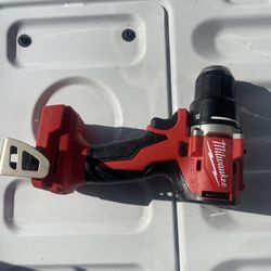 Milwaukee Drill Driver M18