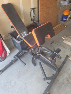 Adjustable weight bench