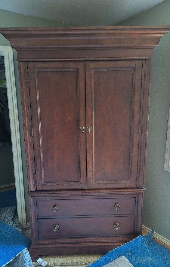 Armoire, Bassett