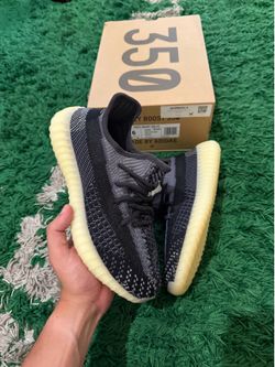 Yeezy v2 Carbon Size 6