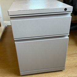 Herman Miller Tu W-Pull Mobile Pedestal Filing Cabinet with Lock
