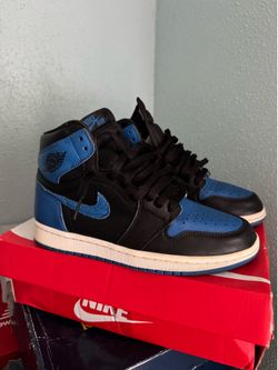 Jordan retro 1 royal blue