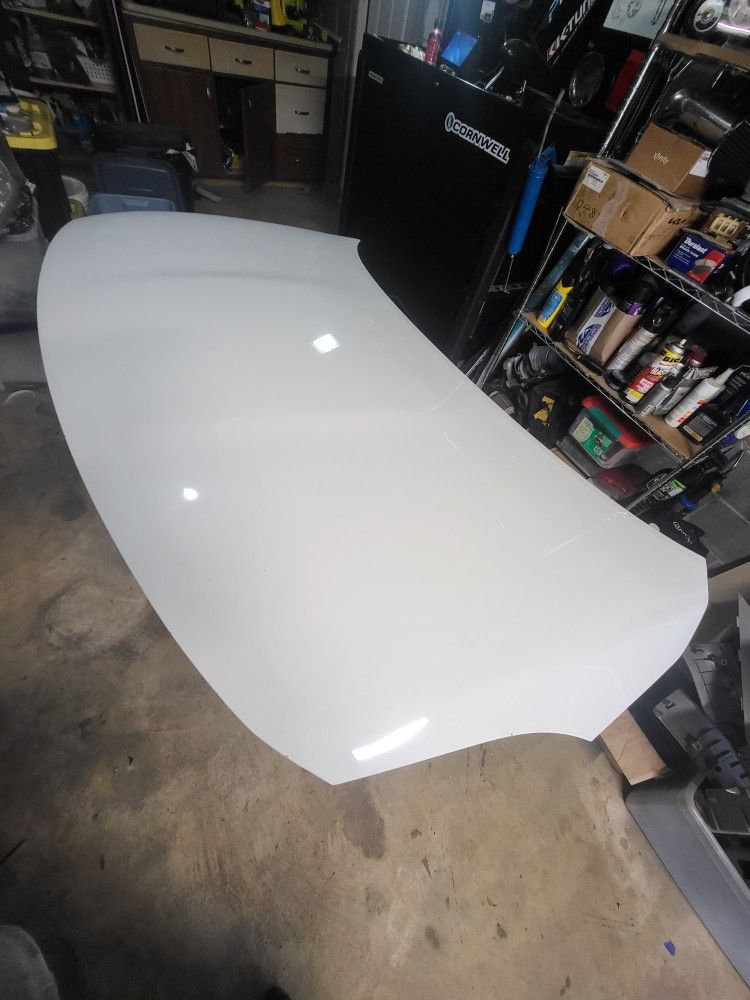 2012-2012 Nissan Versa Sedan Hood (White)