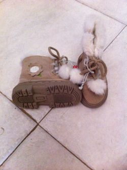 Size 2 zip up boots girls