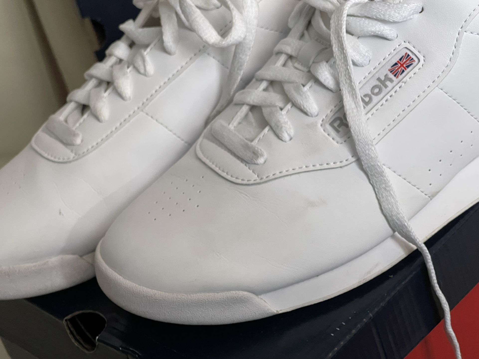 Reebok Classic’s Low Top