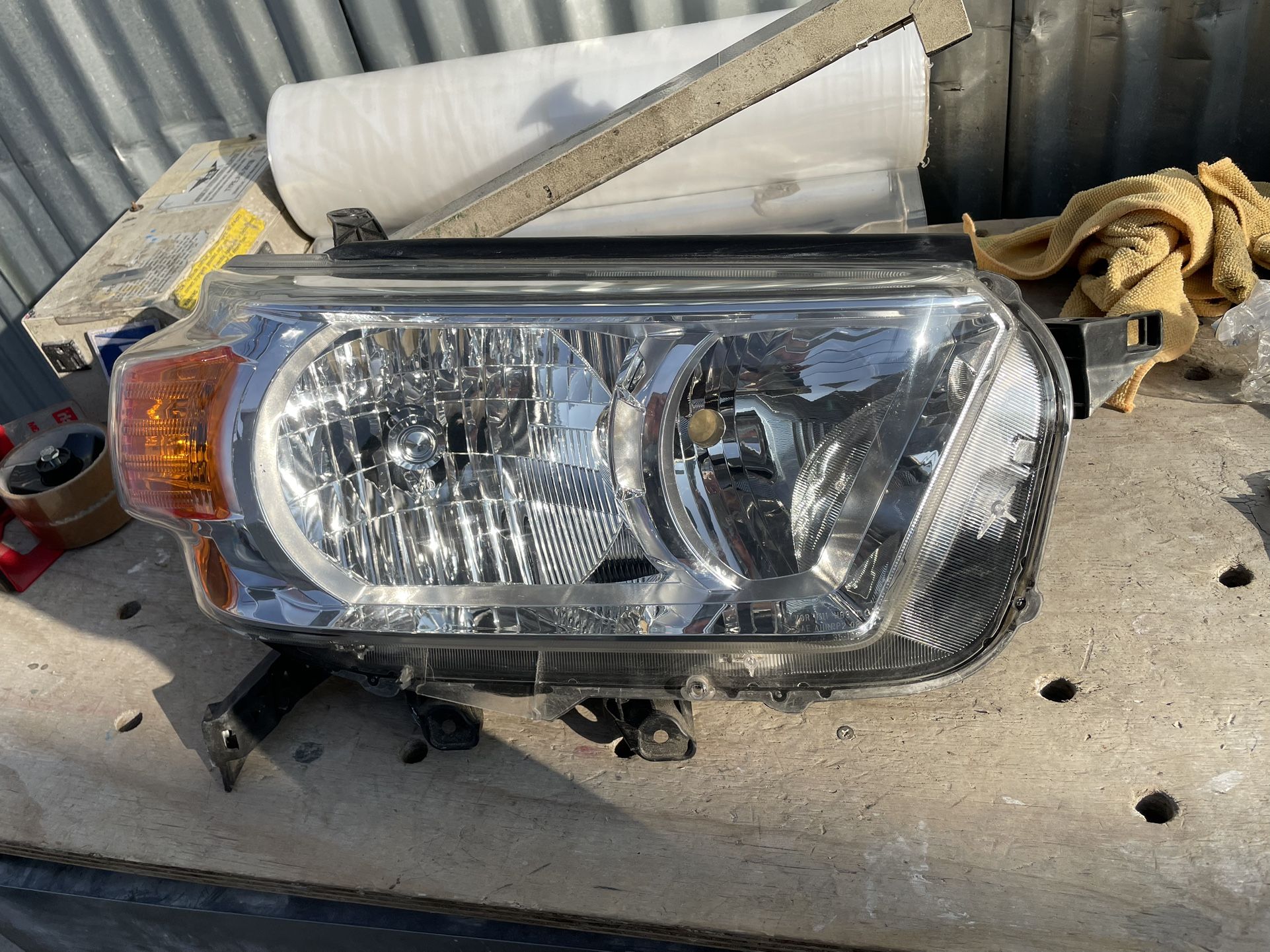 2010-2013 Toyota 4Runner Right Headlight 