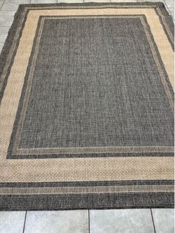 8x10 Outdoor area rug