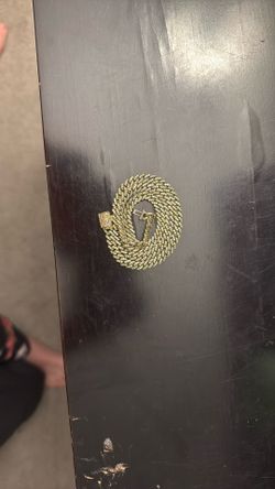 Gold GLD chain