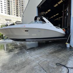 2009 Searay Sundancer 270