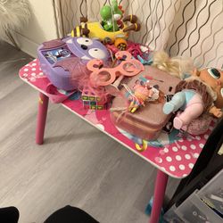 All Of These Girls Toys With Tabel For 5 Dollars 