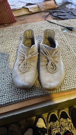 9.5 Authentic Yeezys