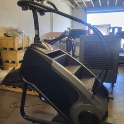 Stairmaster Stepmill Gauntlet W LCD Console