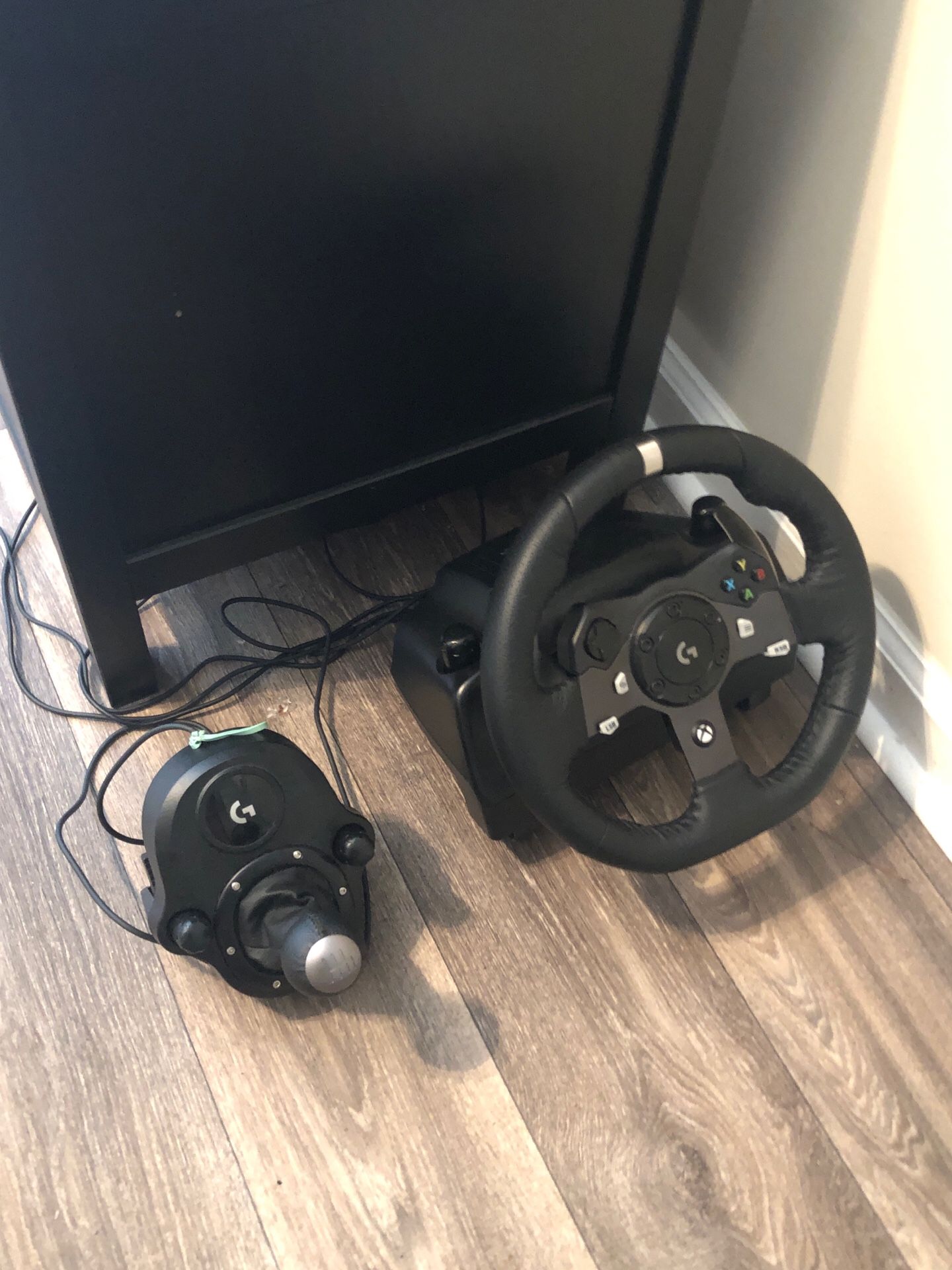 Gaming wheel setup Xbox and computer