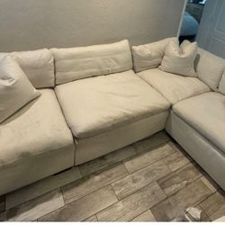 Elegant Modern  American Signature Cloud 5 Piece  Sectional Sofa Set! $800 Delivery Included!🚚