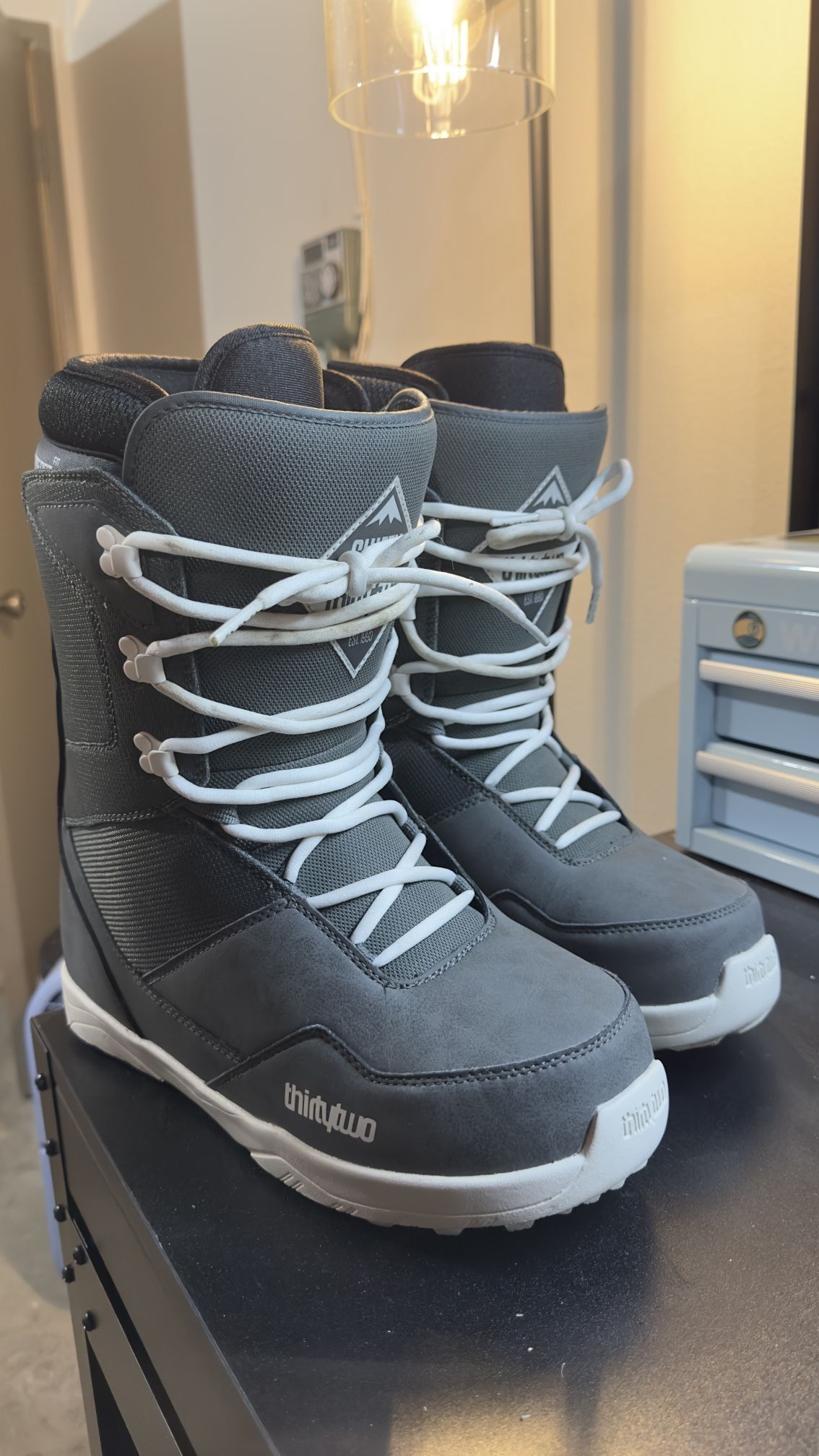 Thirtytwo Shifty Boots(size 10)
