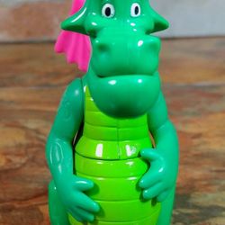 Disney's Pete's Dragon McDonald's Happy Meal Toy 1996-Figure Masterpiece Vnt.. Because of Age Some Wear Shows On The Container Small Cracks , But Figu