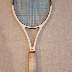 Solinco Whiteout V2 305 Tennis Racket Clean, Newly Strung Zero String