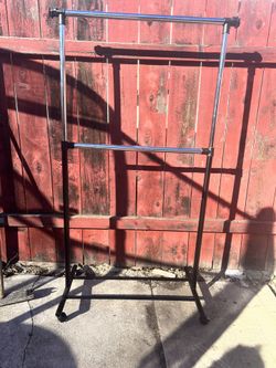 Adjustable Closet Rack