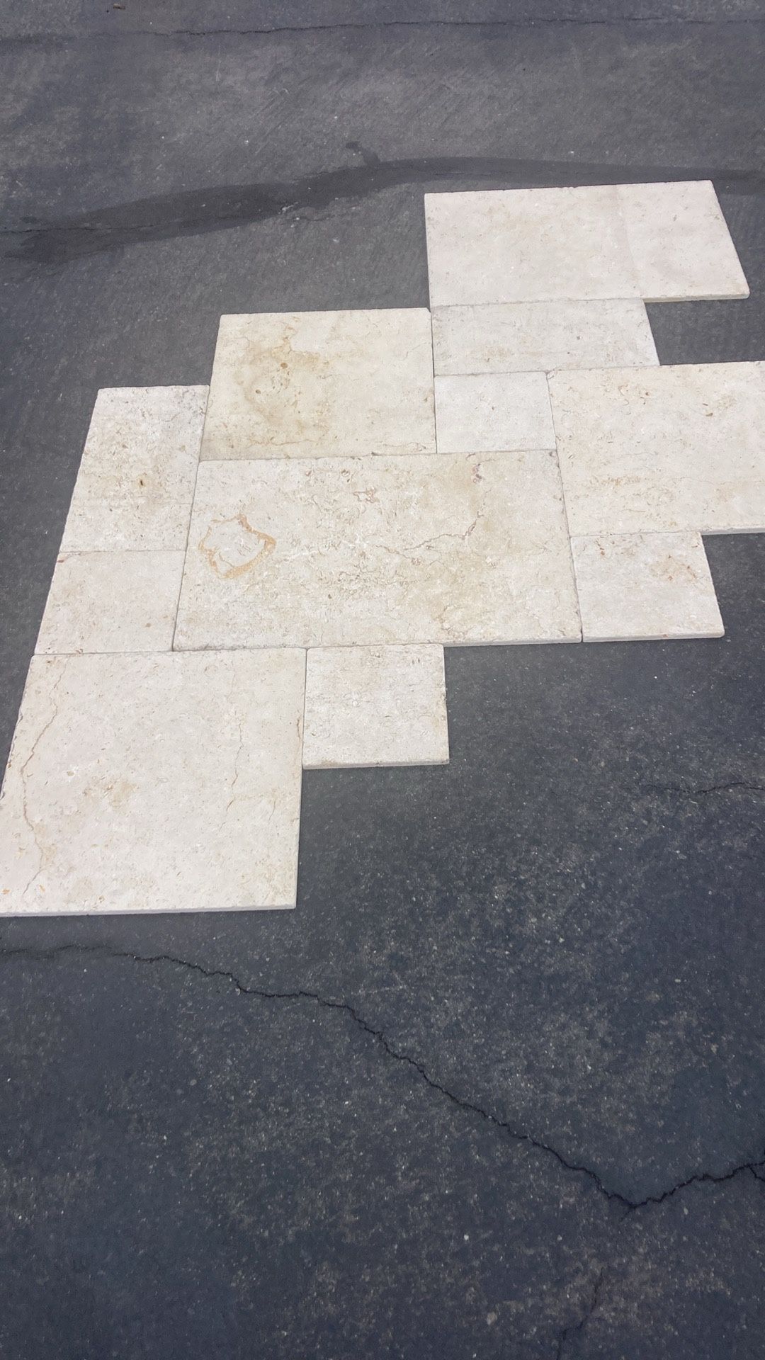 Dorado Limestone Vasailles Pattern