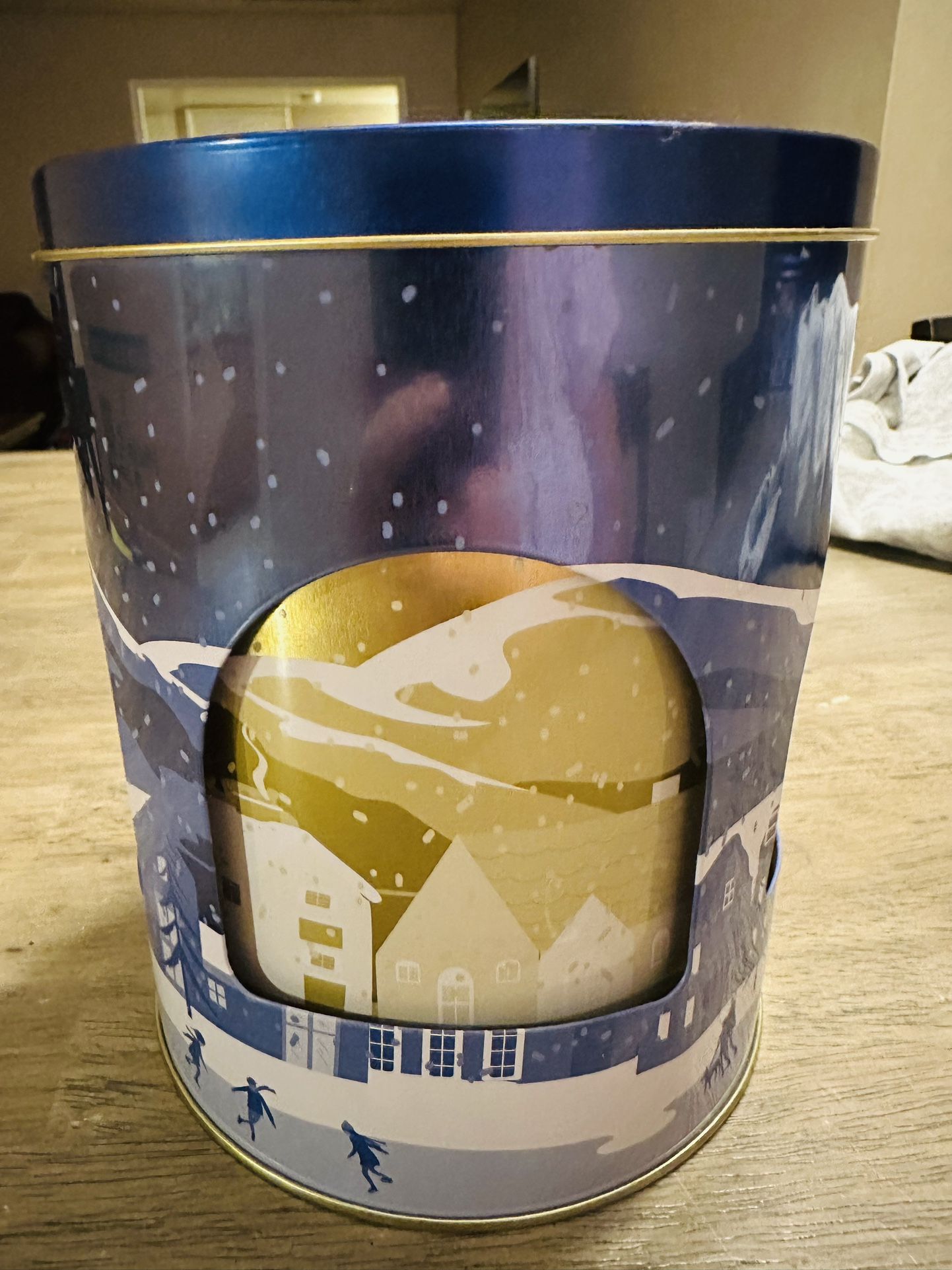 MUSICAL TIN SHORTBREAD COOKIES JAR BOTE CON MUSICA NAVIDEÑA PERFECT CONDITION 