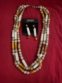 Necklace set