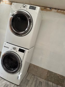Kenmore washer and dryer laundry set
