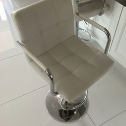 Bar Stool / Island Chair