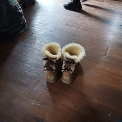 Ugg  Brown Boots     Size 8