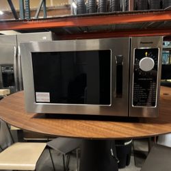 WAREHOUSE BLOW OUT SALE PLEASE MESSAGE FOR PRICING - 1 Panasonic Microwave 