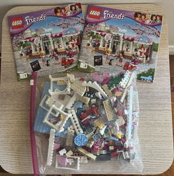 Complete LEGO Friends Heartlake Cupcake Cafe 41119