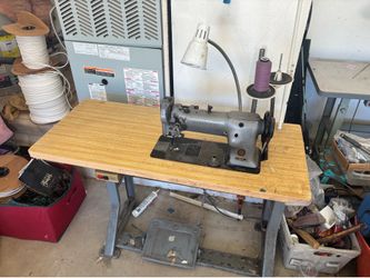 Singer industrial sewing machine 111W155