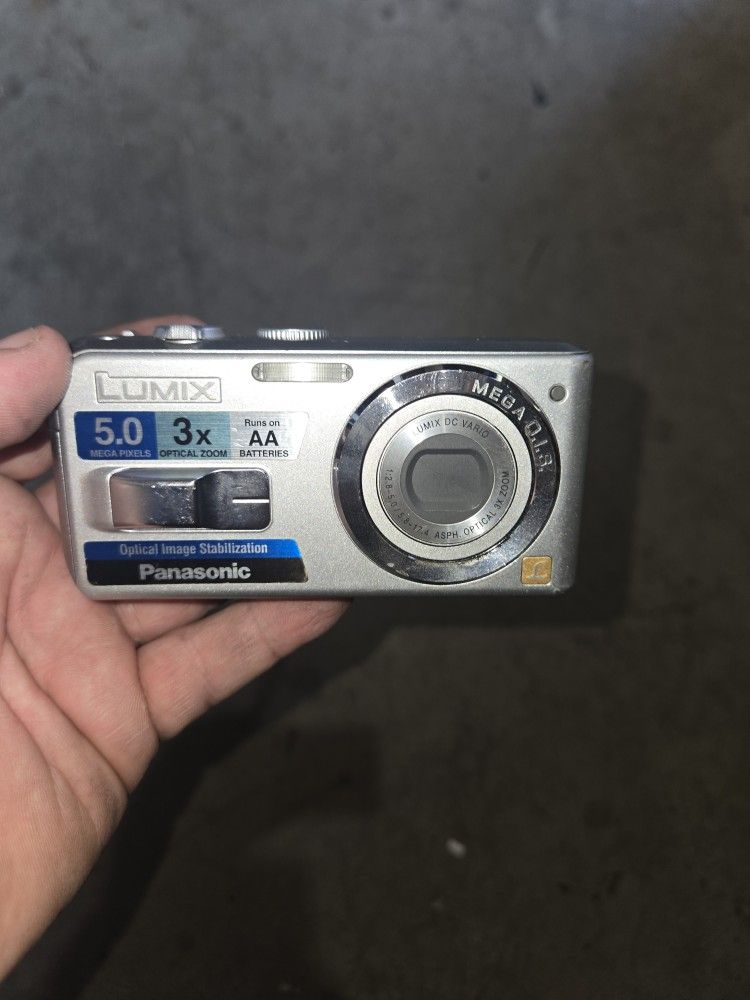 Digital Camera