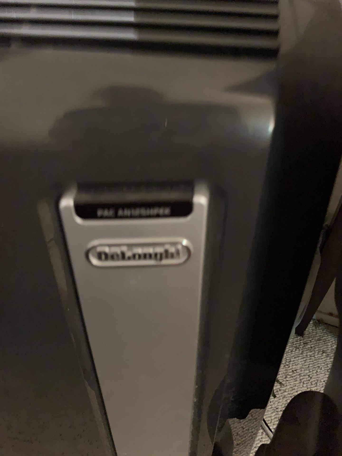 DeLonghi AC portable