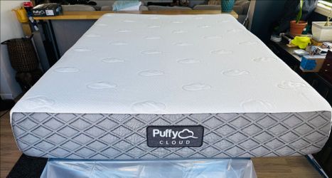 Queen Puffy Cloud Mattress - Like New