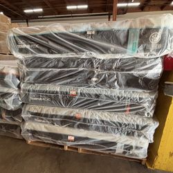 California King Tempurpedic Proadapt Medium Hybrid Mattress 