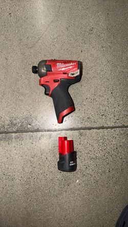 Milwaukee M12 Fuel Surge Hydraulic Driver (2551-20) with 2.5Ah Battery