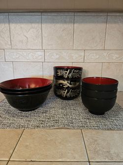 Set of 9 Japanese Style Lacquerware Bowls (Red & Black) - Excellent Condition