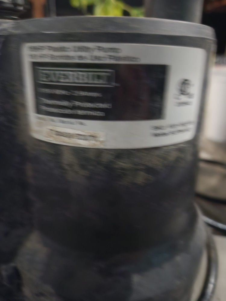 Bomba de.agua se uso solo 2.dias