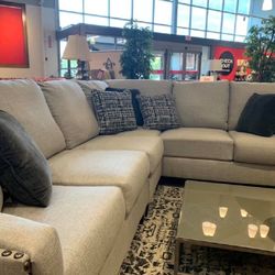 Hallenberg Fog RAF Sectional /couch 