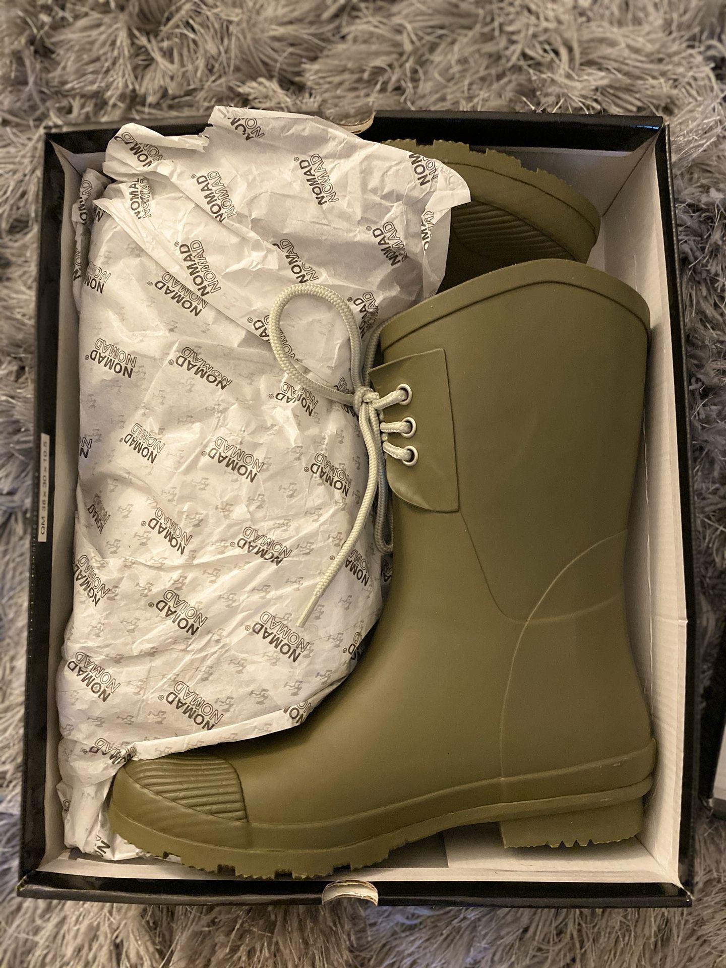Women’s Rain Boots size 9 NEW