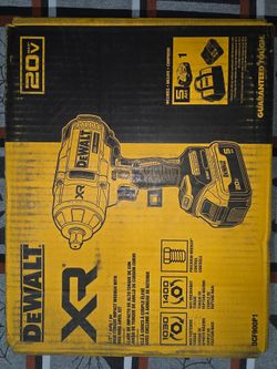 New dewalt 1/2" high torque impact kit...PRICE FIRM...